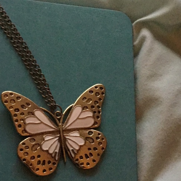 Vintage Butterfly Necklace - Picture 2 of 4